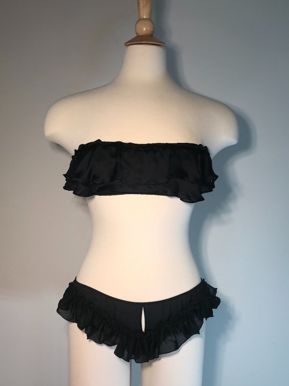 Vintage Kiki De Montparnasse Amour Silk Chiffon Ruffle Bra & Peek a Boo Panty